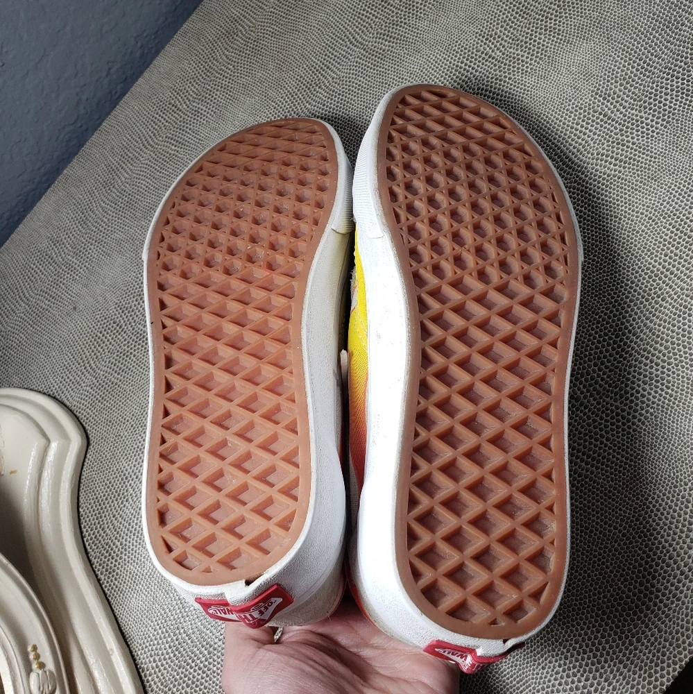 Vans skater flames kids unisex tennis shoes sneakers size 3.5